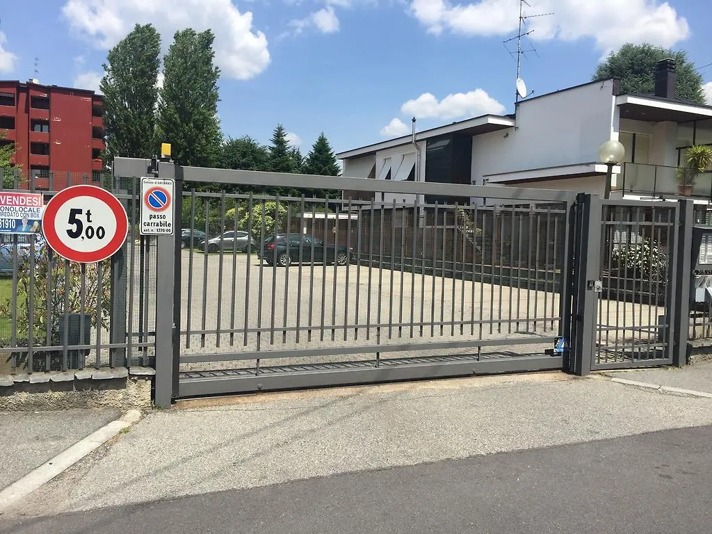 Bnbook Bilo Malpensa Gallarate Apartment